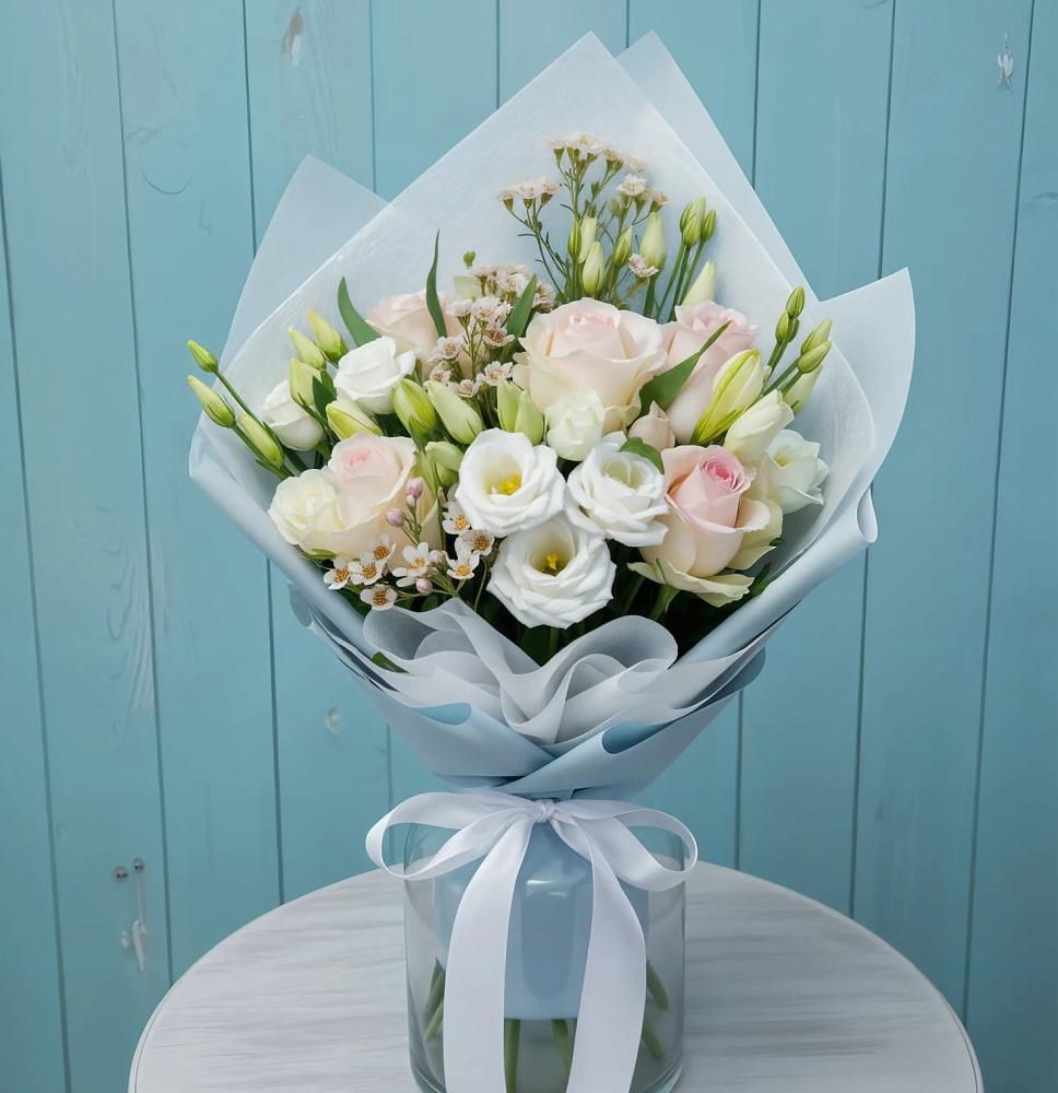 Букет цветов из: Розы и Лизиантусы в Мирном Ставропольский край