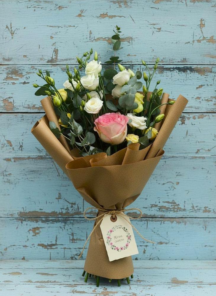 Букет цветов из: Розы и Лизиантусы в Мирном Ставропольский край