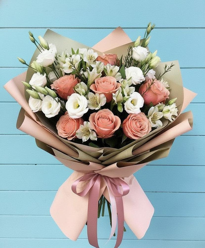 Букет цветов из: Розы, Альстромерии и Лизиантусы в Мирном Ставропольский край