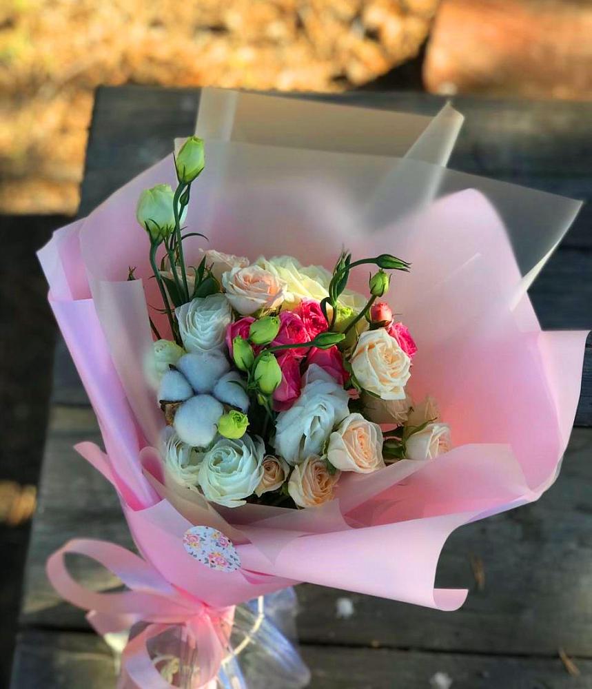 Букет цветов из: Розы и Лизиантусы в Мирном Ставропольский край