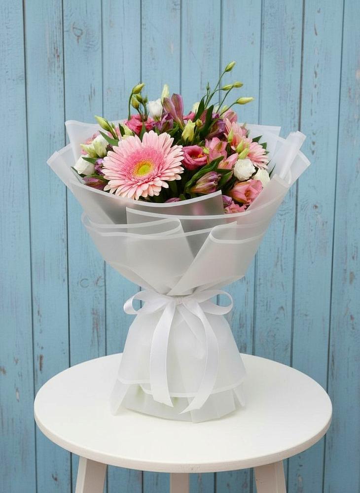 Букет цветов из: Герберы, Альстромерии и Лизиантусы в Мирном Ставропольский край