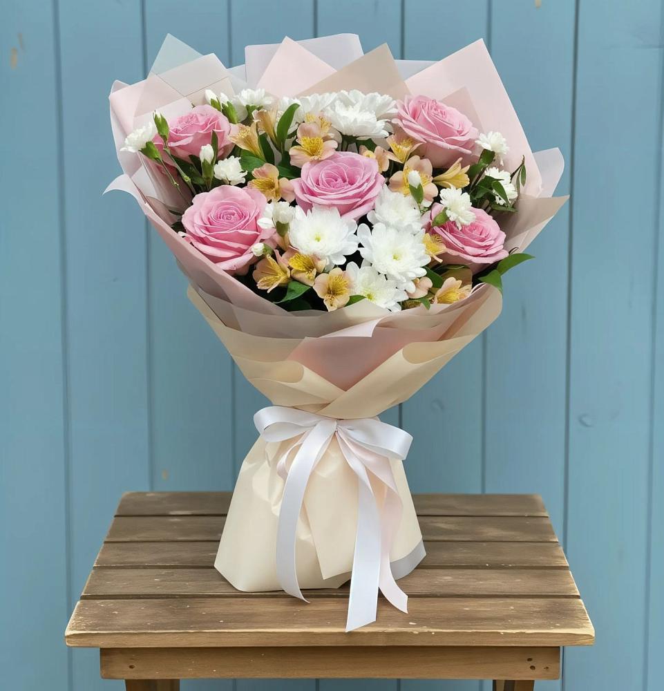 Букет цветов из: Гвоздики, Орхидеи и Розы в Мирном Ставропольский край