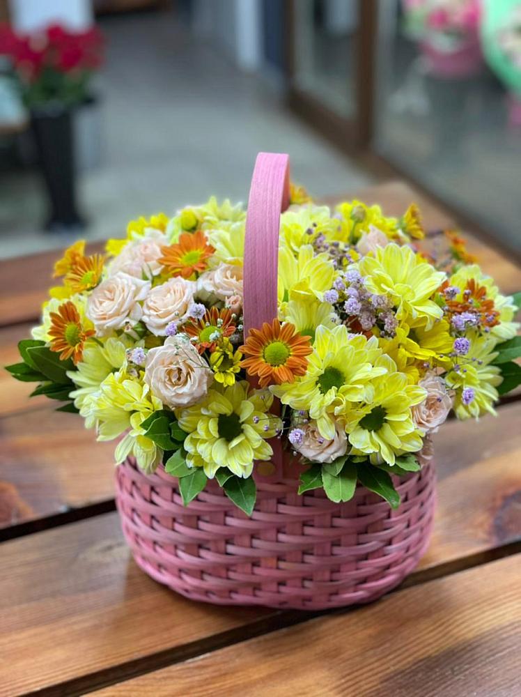 Цветочная композиция из Хризантемы и Розы в корзине в Мирном Ставропольский край