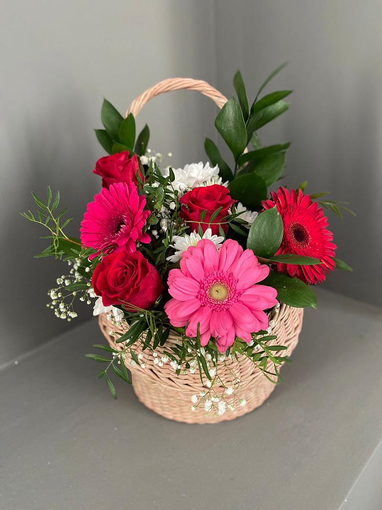 Цветочная композиция из Розы, Хризантемы и Герберы в корзине в Мирном Ставропольский край