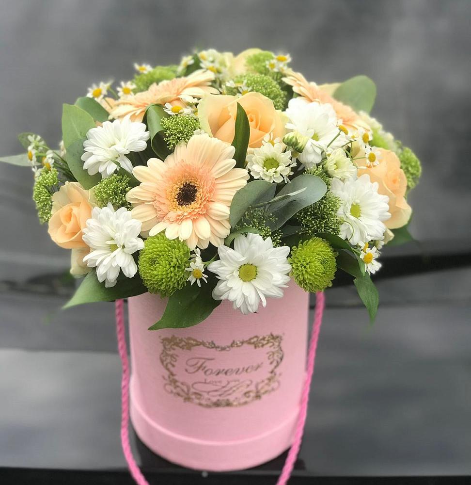 Цветочная композиция из Розы, Герберы и Хризантемы в шляпной коробке в Мирном Ставропольский край